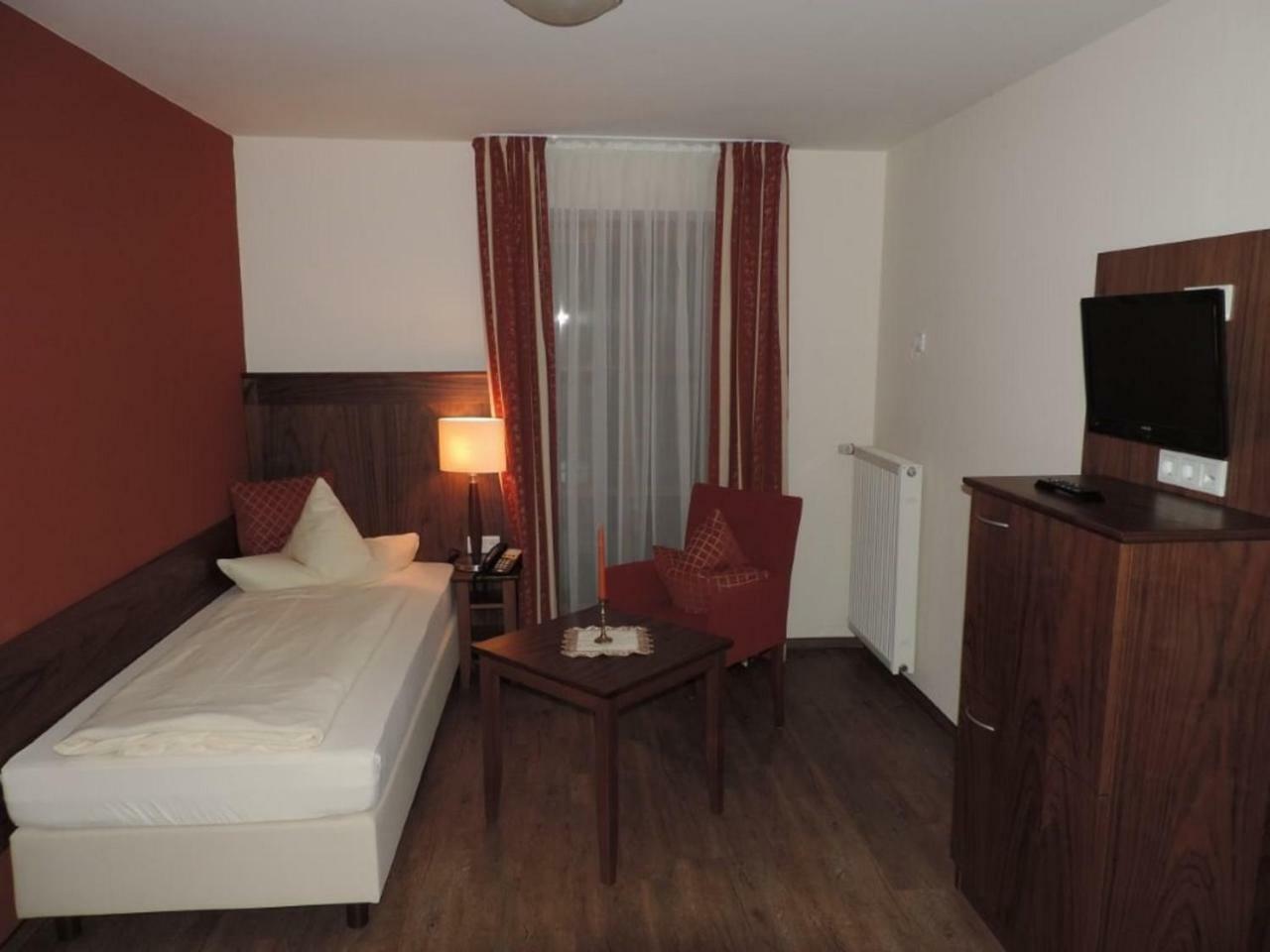 Hotelgasthof Zur Sonne Bad Gögging Εξωτερικό φωτογραφία